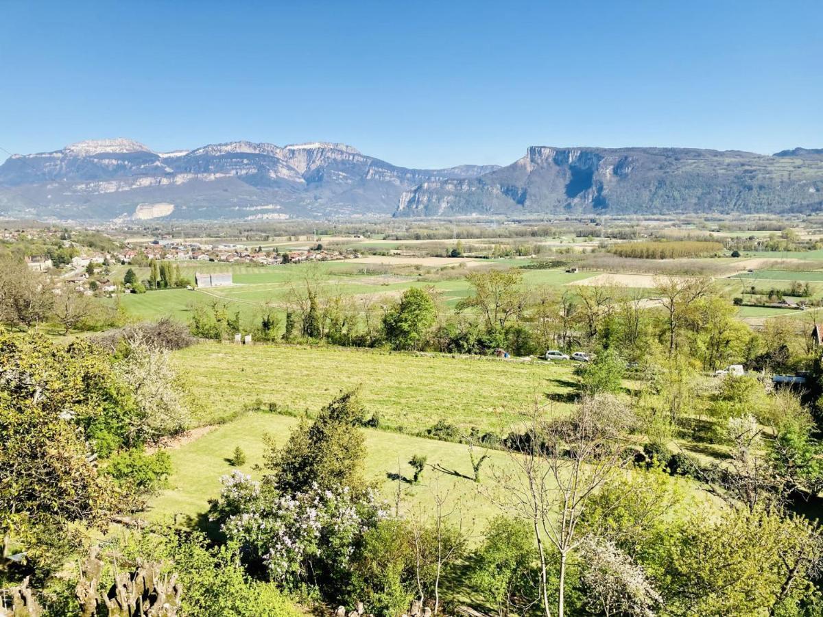 Jolie Cabane Avec Jacuzzi Pour Les Amoureux De La Nature Tullins Bagian luar foto