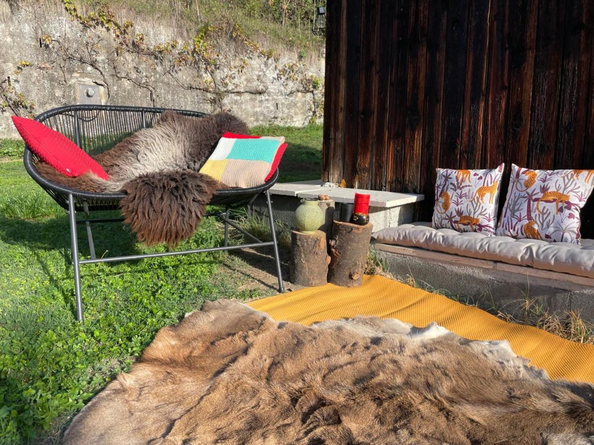 Jolie Cabane Avec Jacuzzi Pour Les Amoureux De La Nature Tullins Bagian luar foto